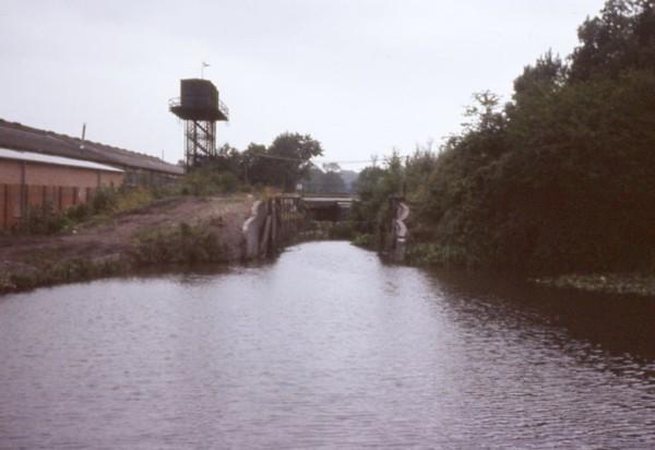 Aldermaston Lock