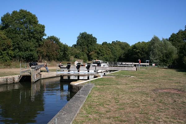 Sluice Weir Lock