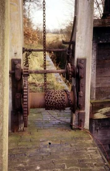 Eyton Lower Lock gate winch